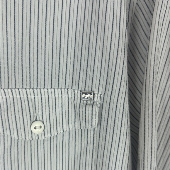 Billabong Gray Stripped Casual Button Down Shirt Short Sleeves Size Large - Picture 9 of 13